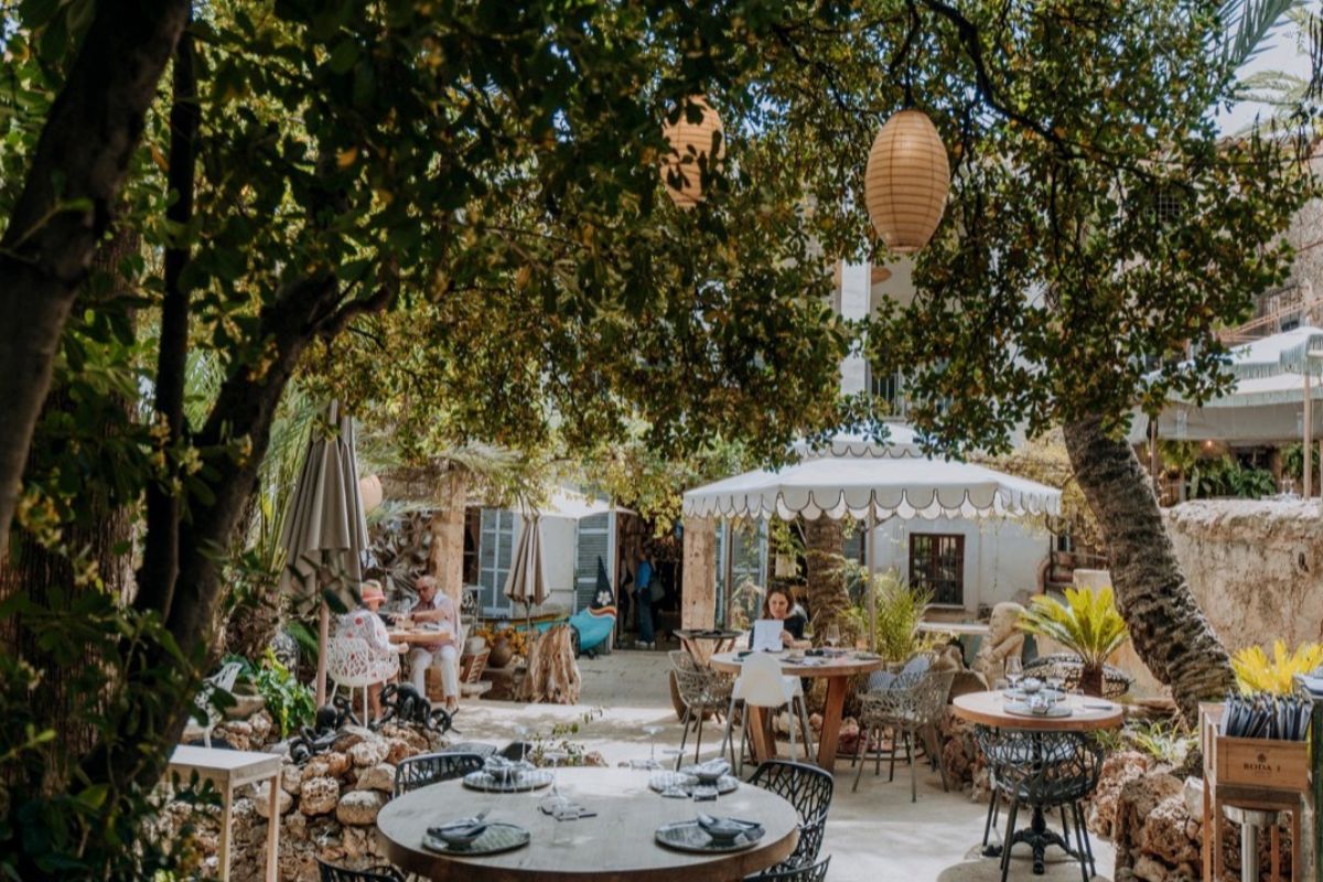 Restaurant 19 by Livingdreams