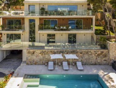 Villa for sale in Santa Ponsa