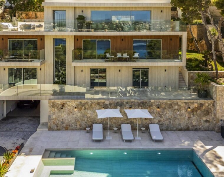 Villa for sale in Santa Ponsa