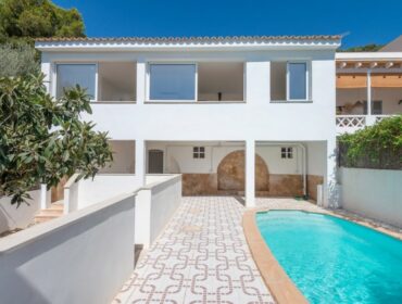 Detached house for sale in Genova