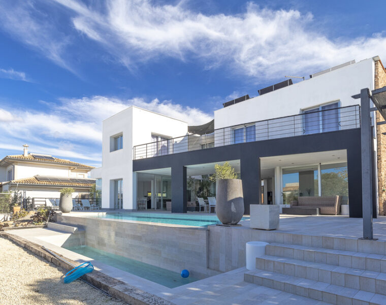 Villa for sale in Llucmajor