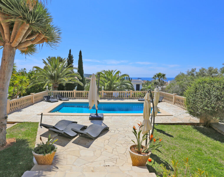 Villa for sale in Santa Ponsa