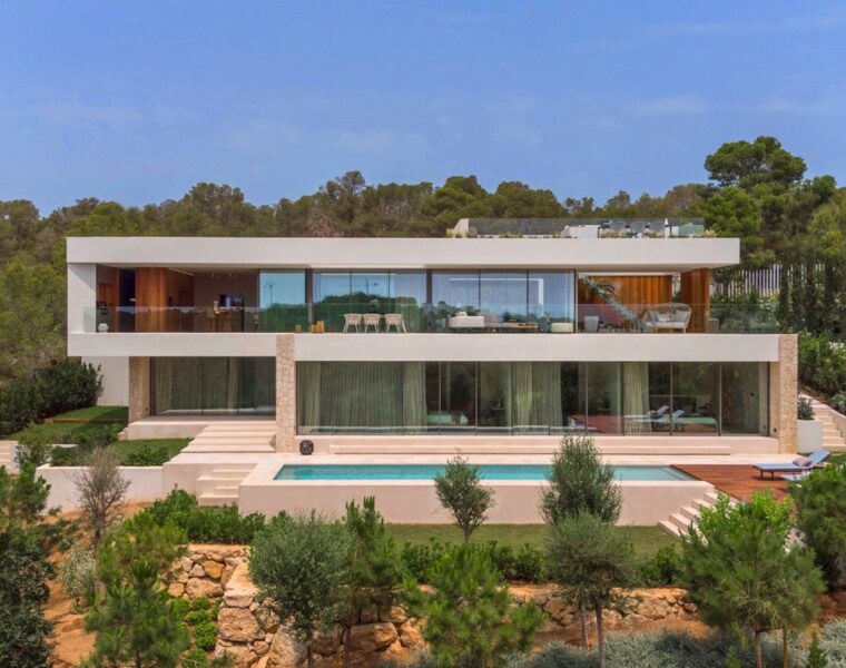 Villa for sale in Cala Vinyes