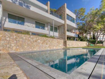 Villa for sale in Santa Ponsa