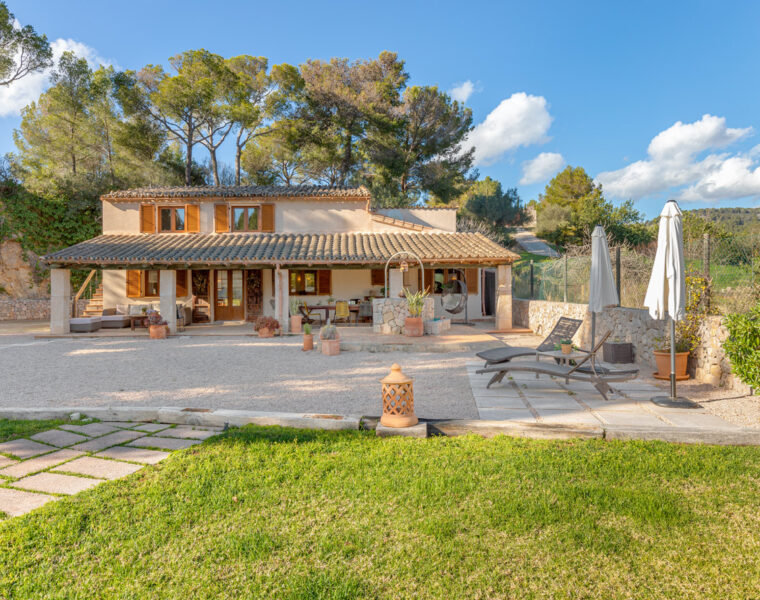 Finca for sale in Calvia