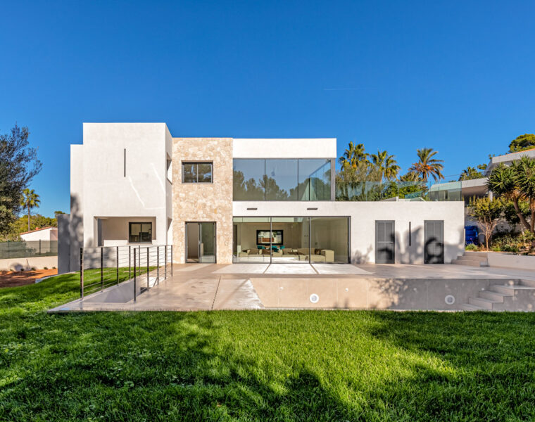 Villa for sale in Santa Ponsa