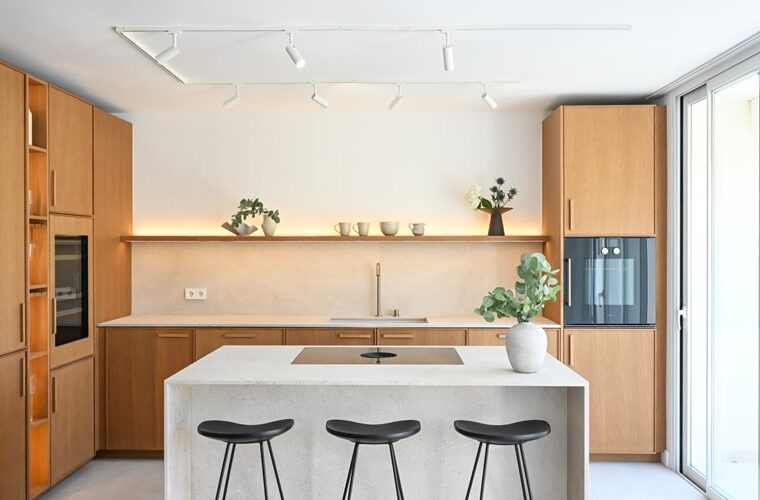 Triplex-penthouse mit panoramablick auf das meer und dachterrasse zum verkauf in cas català