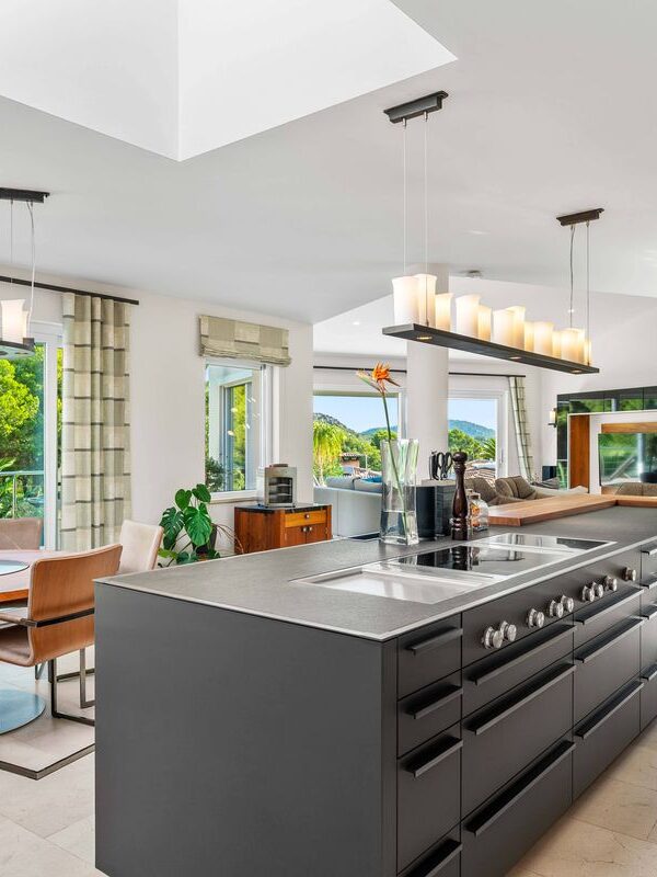 Contemporary Sea-View Villa in Santa Ponsa