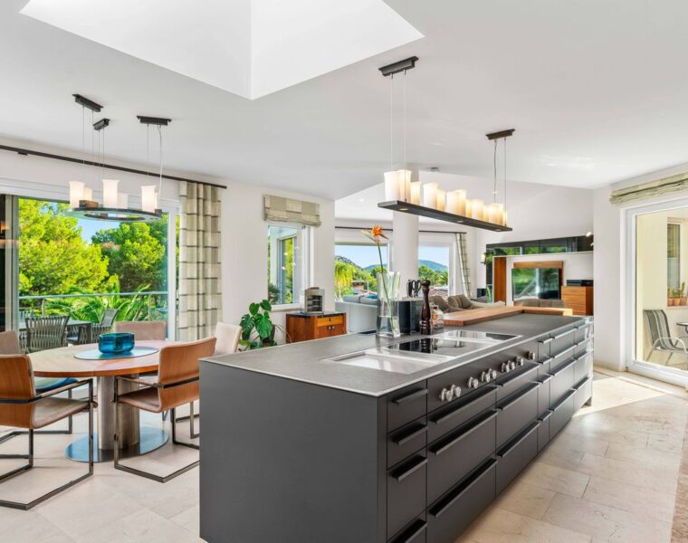 Contemporary Sea-View Villa in Santa Ponsa