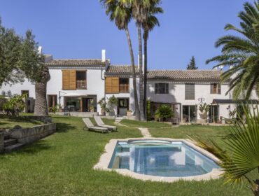 Country Home in Establiments