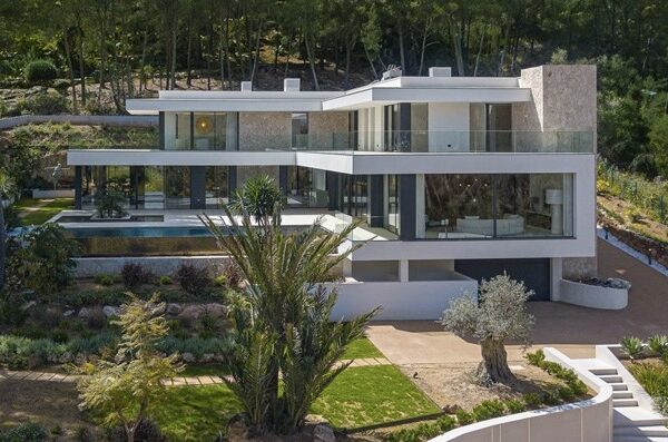 Großzügige villa for sale in son vida mit panoramablick, pool und spa