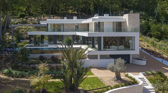 Großzügige villa for sale in son vida mit panoramablick, pool und spa