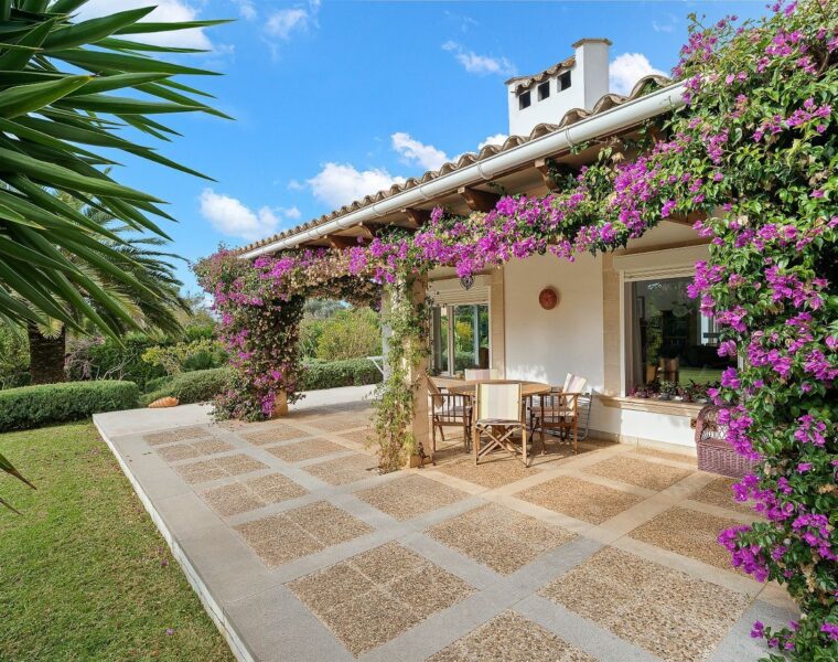 Villa for sale in Costa de los Pinos